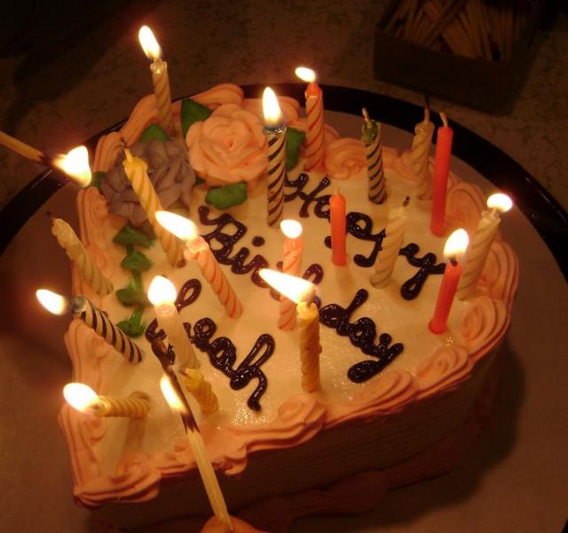 Birthday-cake-shaped-candles
